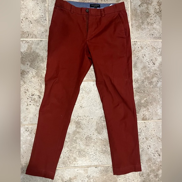 Banana Republic Men's Burgundy Chinos - Picture 1 of 3